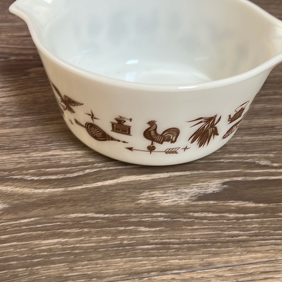 Pyrex Other - Vintage Early American Cinderella White Bowl with Brown Farmhouse Design